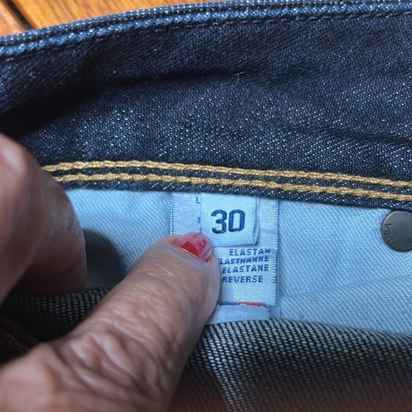 Women's HUDSON  Jeans.  Size 30, 32” inseam.  Hem is approx. 6.5” laying flat. - Picture 4 of 4